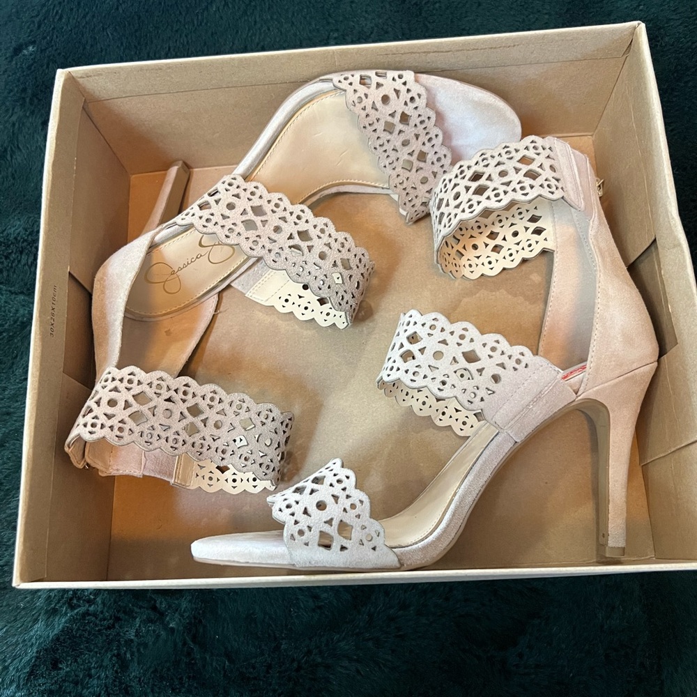 Jessica Simpson Nude Ankle Heels 9.5